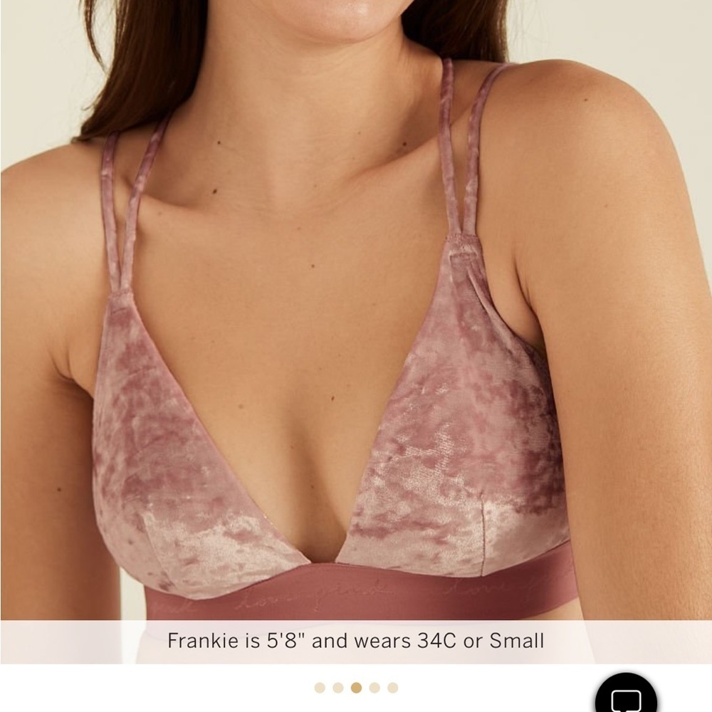 PINK
VELVET TRIANGLE BRALETTE​​ - Picture 3 of 5